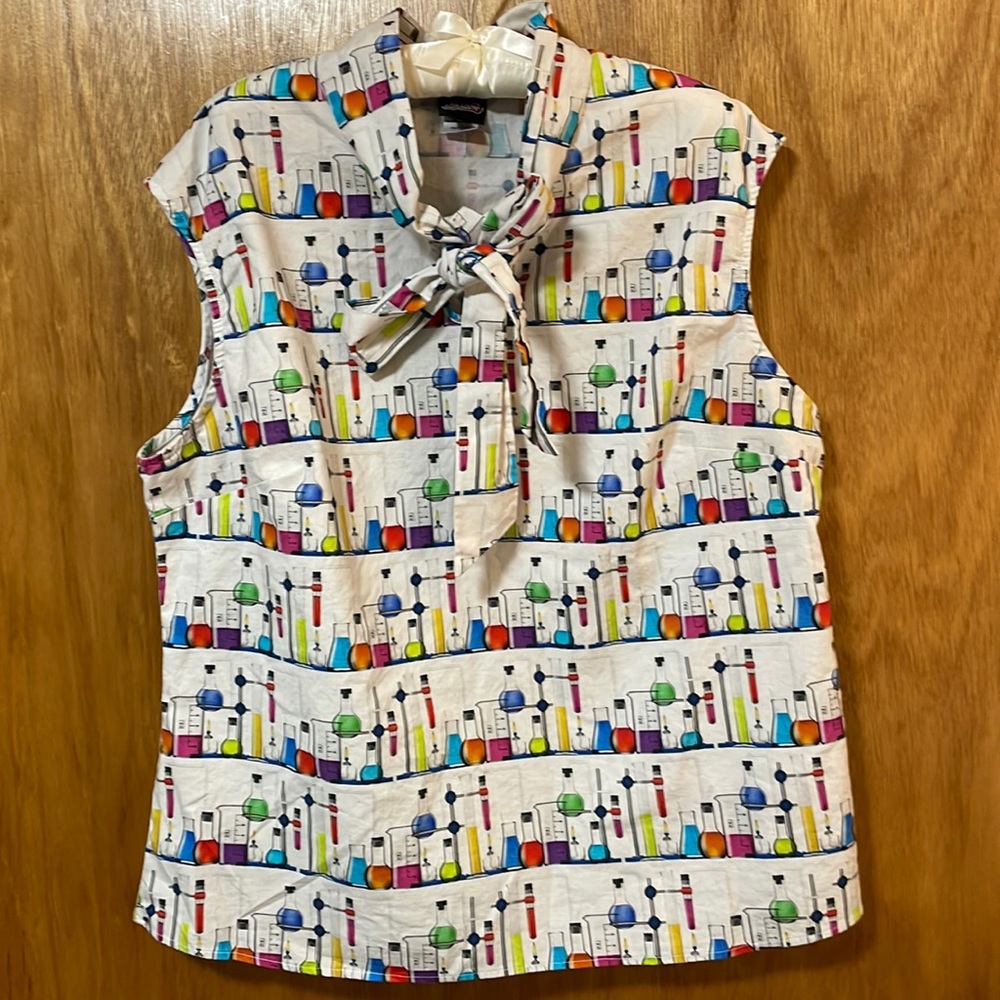Retro Top for the Science lover in you